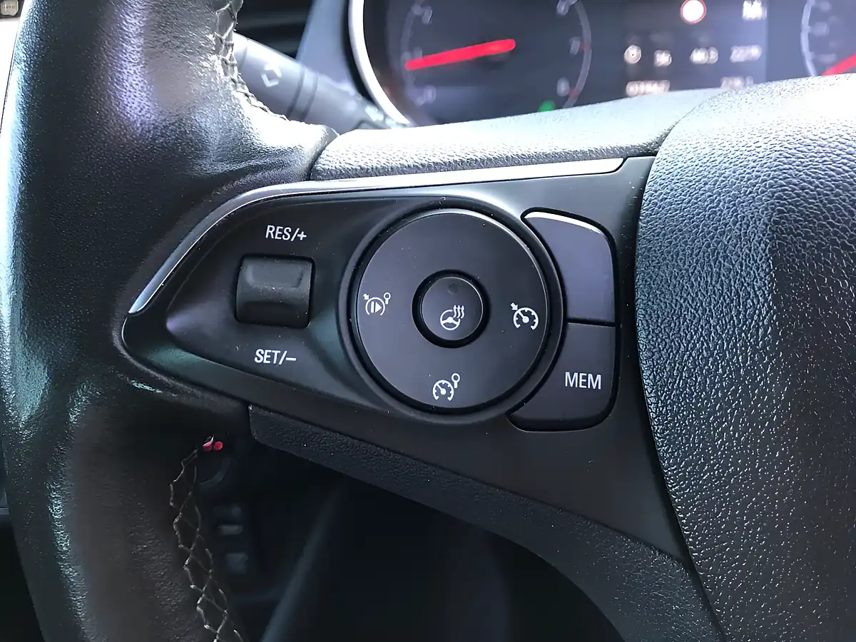 Used 2022 Vauxhall Crossland Ultimate Quartz Grey - Interior and Exterior details 13