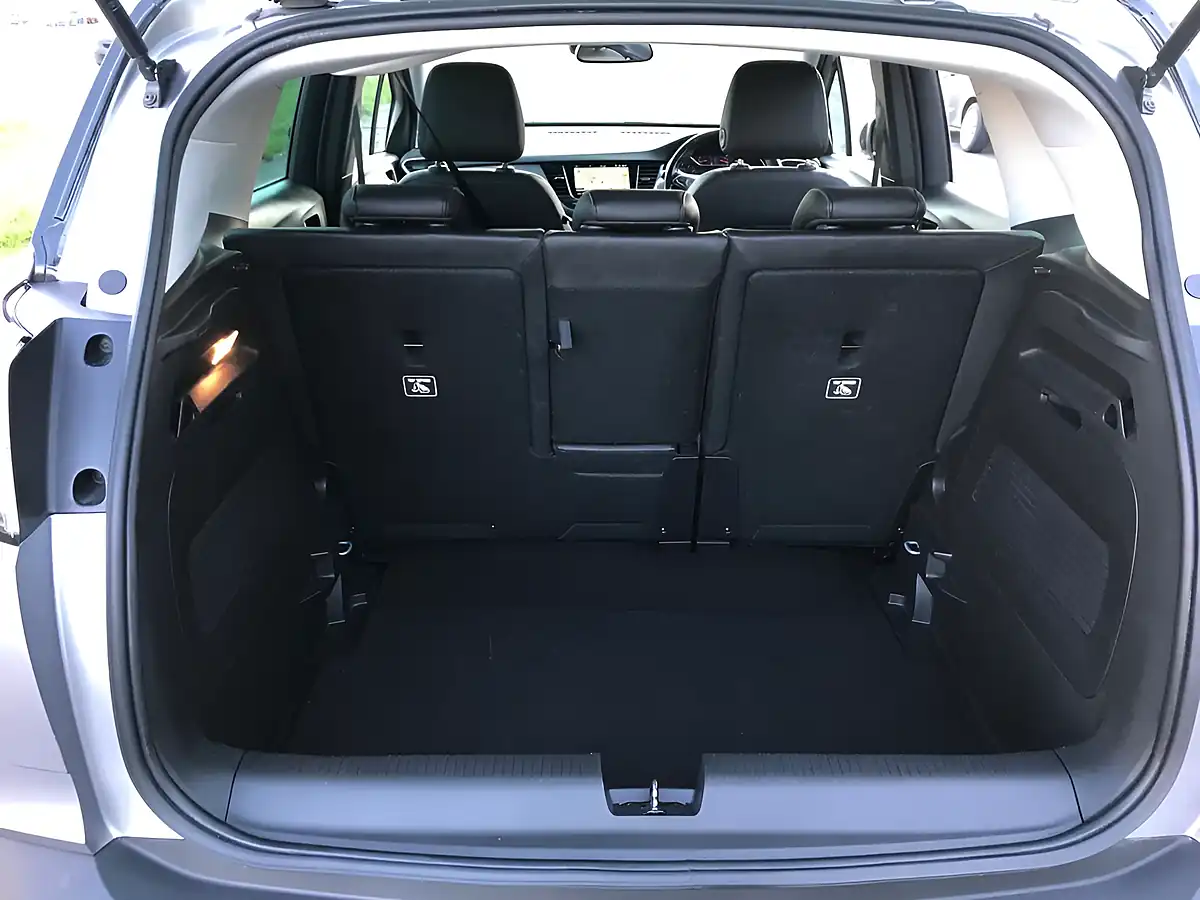 Used 2022 Vauxhall Crossland Ultimate Quartz Grey - Interior and Exterior details 16