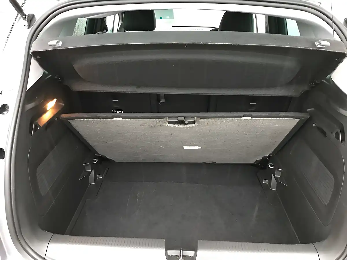 Used 2022 Vauxhall Crossland Ultimate Quartz Grey - Interior and Exterior details 17