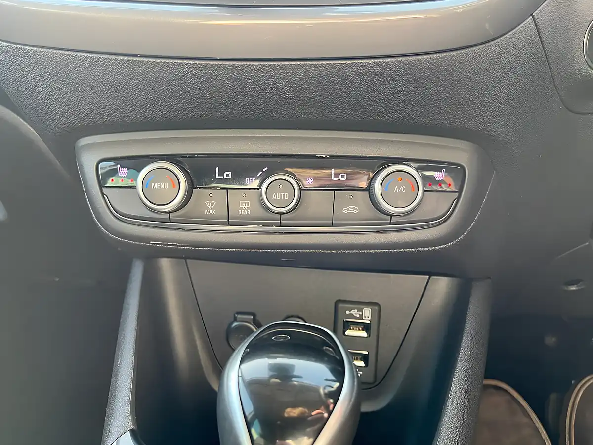 Used 2022 Vauxhall Crossland Ultimate Red - Interior and Exterior details 11