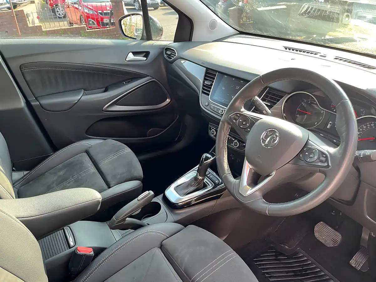 Used 2022 Vauxhall Crossland Ultimate Red - Interior and Exterior details 9