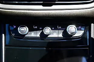 Used 2022 Vauxhall Grandland Elite Blue - Interior and Exterior details 12