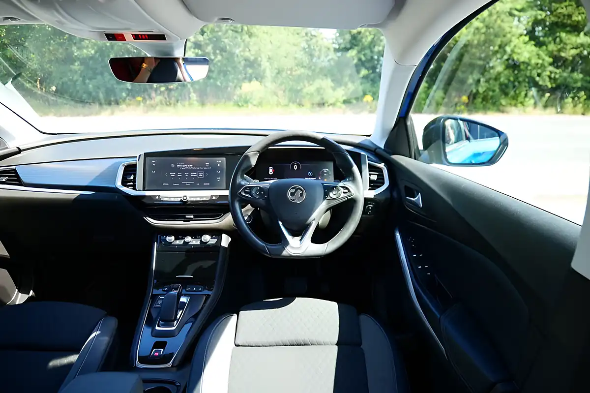 Used 2022 Vauxhall Grandland Elite Blue - Interior and Exterior details 9
