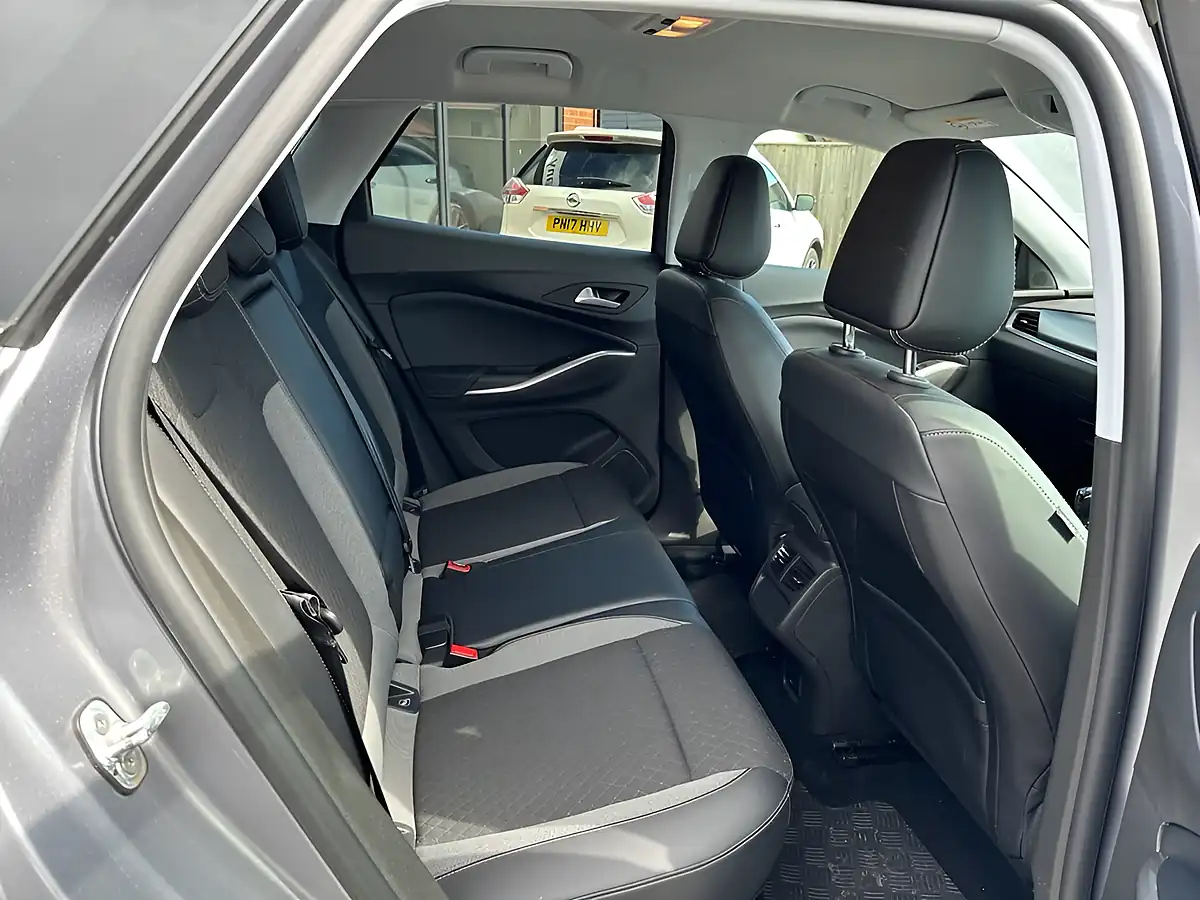 Used 2022 Vauxhall Grandland Elite Grey - Interior and Exterior details 10