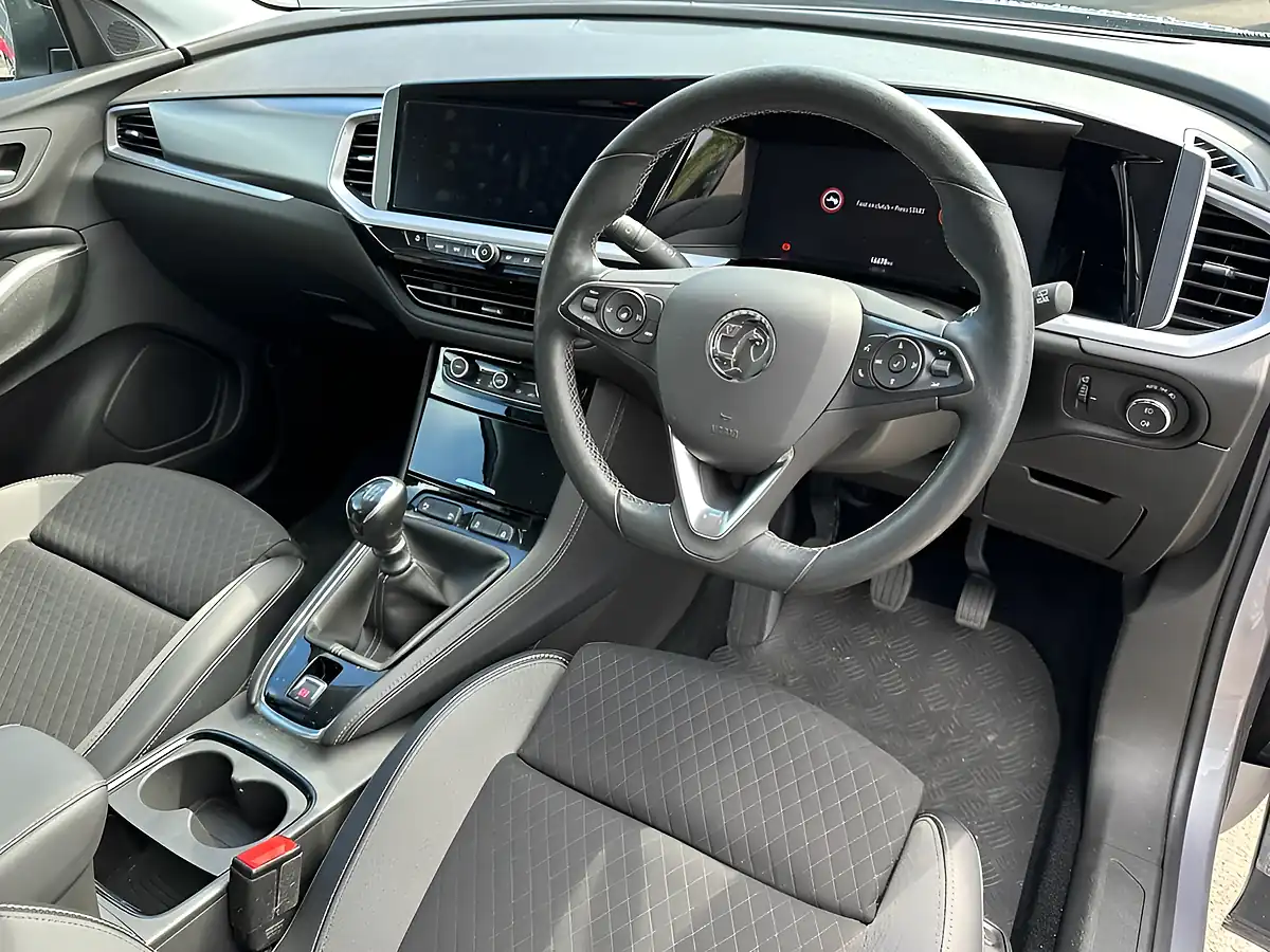 Used 2022 Vauxhall Grandland Elite Grey - Interior and Exterior details 13