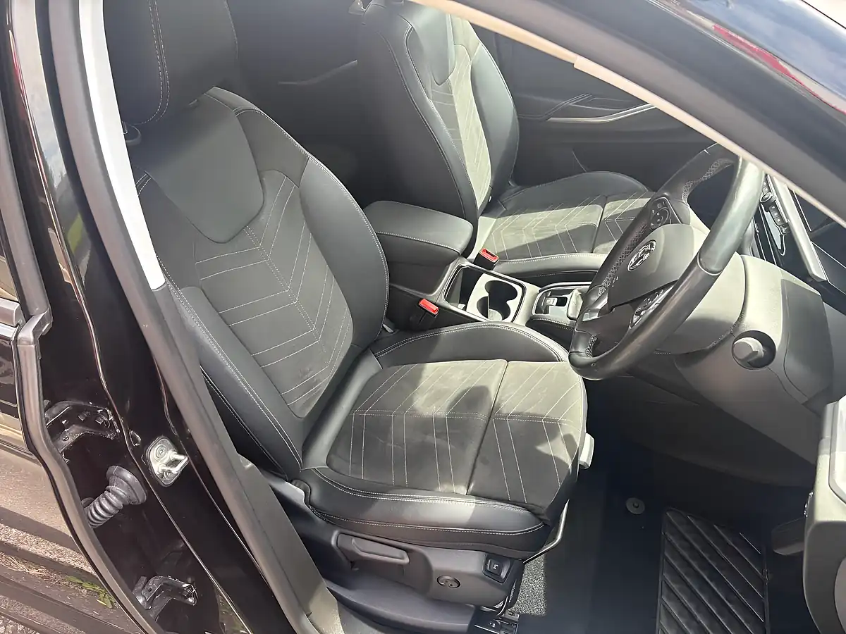 Used 2022 Vauxhall Grandland Ultimate Black - Interior and Exterior details 10