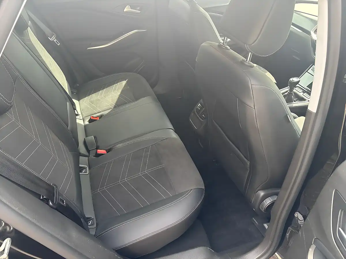 Used 2022 Vauxhall Grandland Ultimate Black - Interior and Exterior details 11