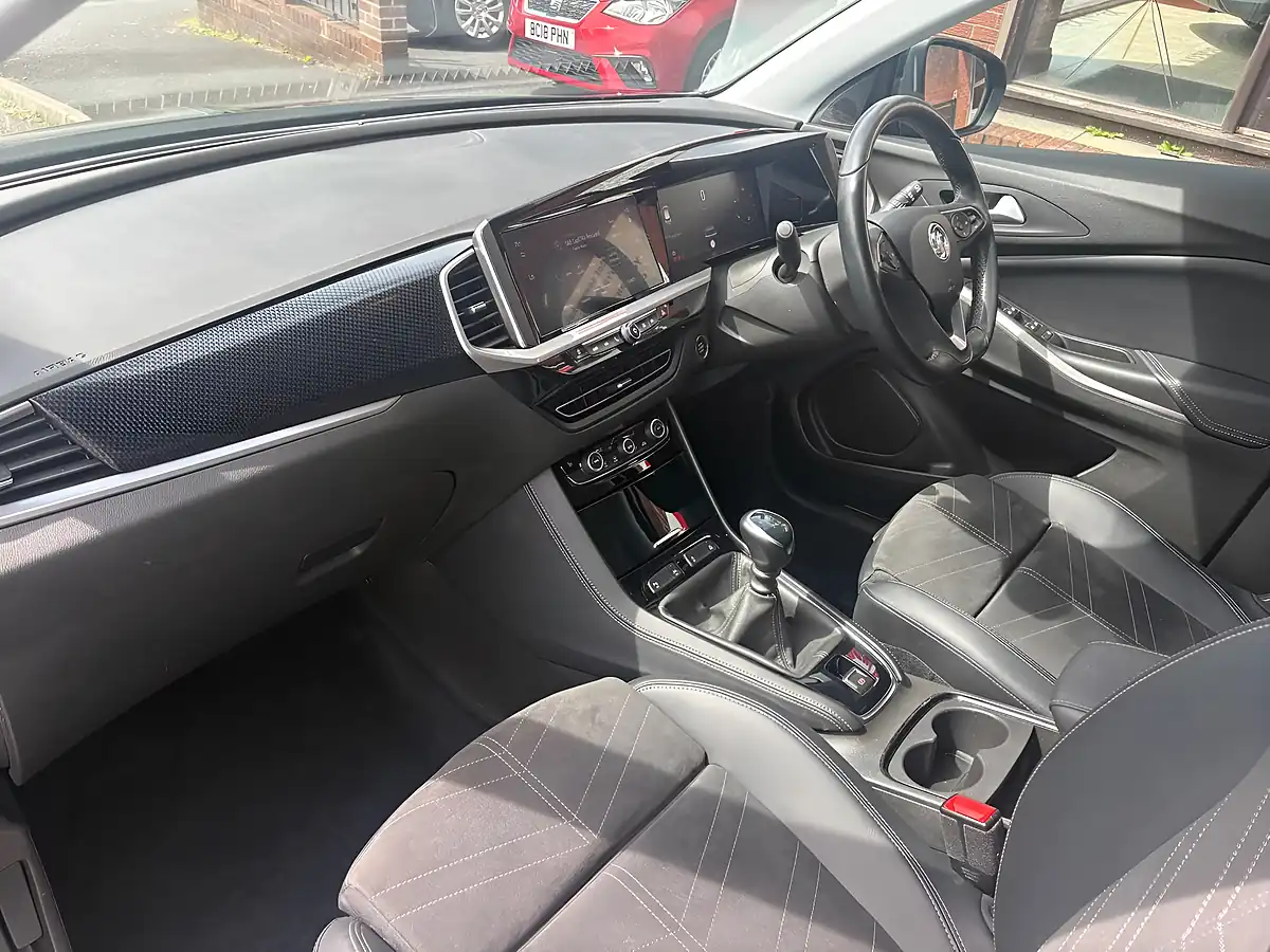 Used 2022 Vauxhall Grandland Ultimate Black - Interior and Exterior details 13