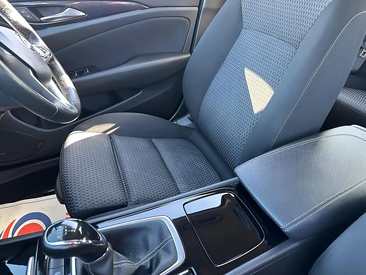 Used 2022 Vauxhall Insignia Design Grand Sport Silver - Interior and Exterior details 18