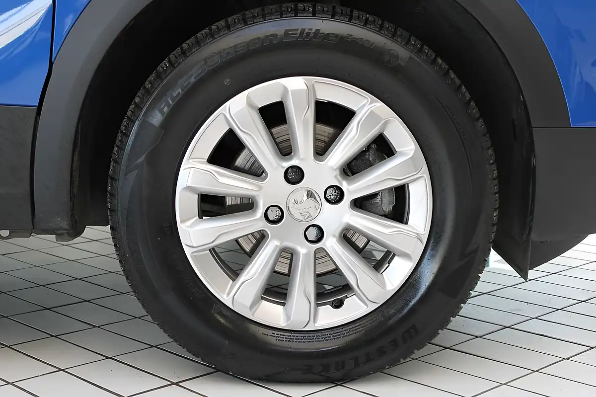 Used 2022 Vauxhall Mokka Design Voltaic Blue - Interior and Exterior details 10