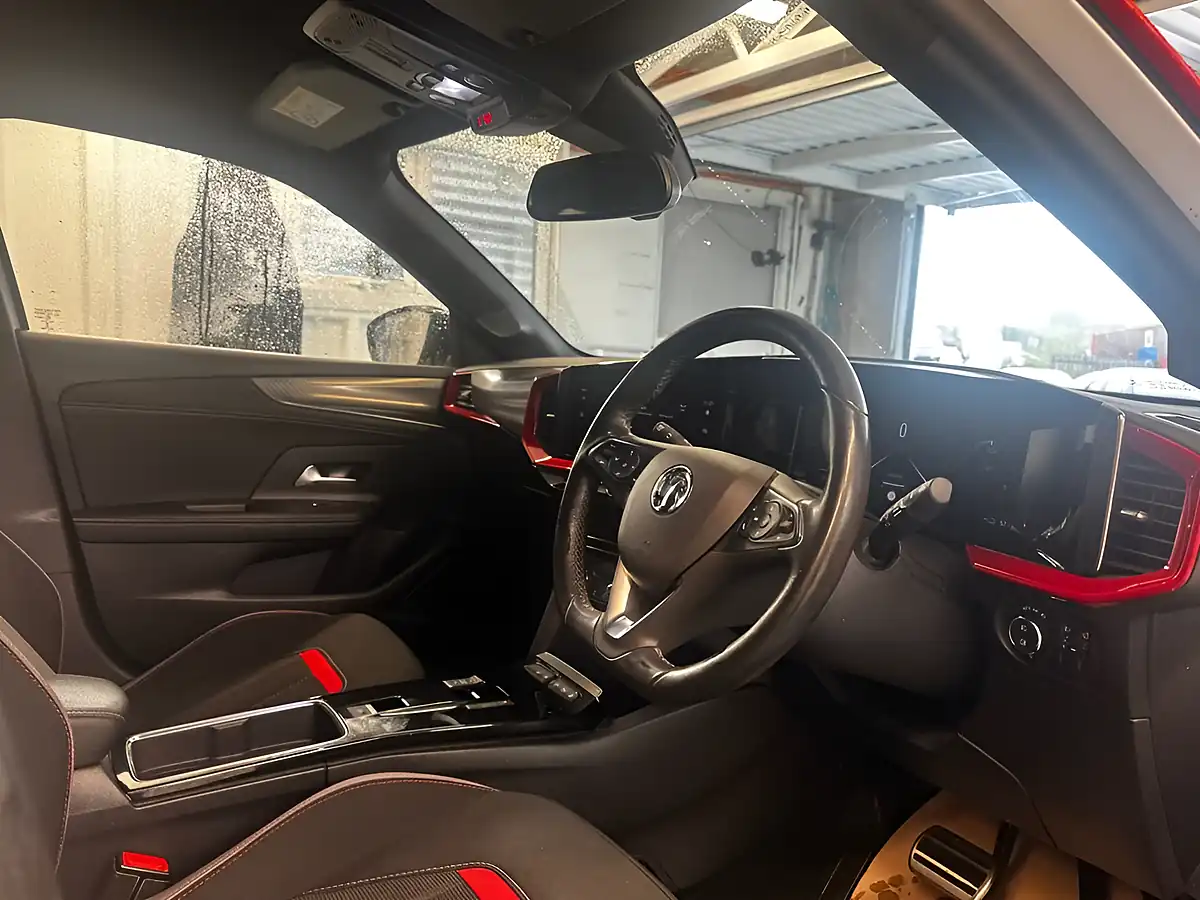 Used 2022 Vauxhall Mokka Electric Sri Premium White - Interior and Exterior details 10