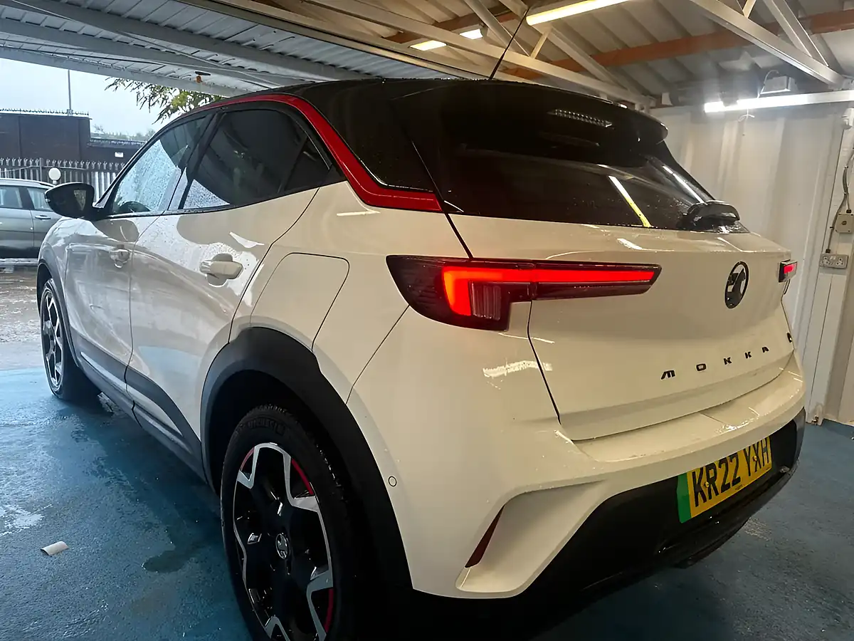 Used 2022 Vauxhall Mokka Electric Sri Premium White - Interior and Exterior details 7