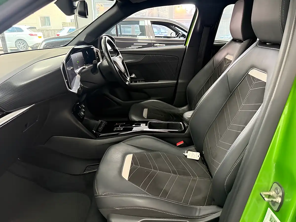 Used 2022 Vauxhall Mokka Electric Ultimate Green - Interior and Exterior details 11