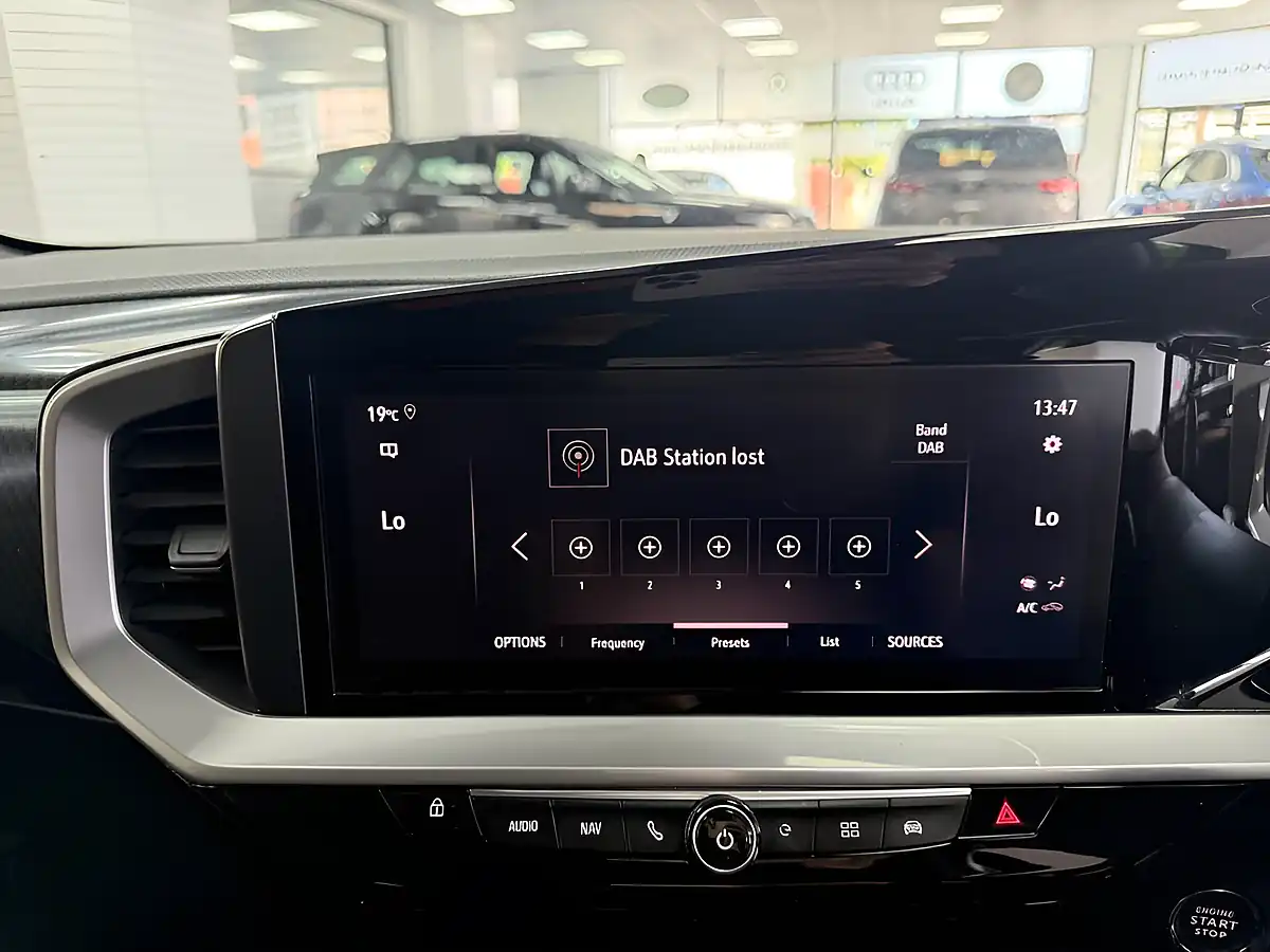 Used 2022 Vauxhall Mokka Electric Ultimate Green - Interior and Exterior details 17