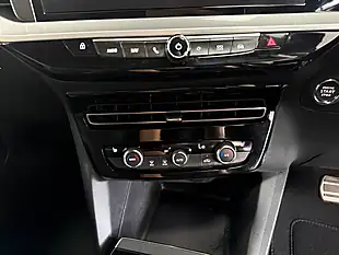 Used 2022 Vauxhall Mokka Electric Ultimate Green - Interior and Exterior details 19