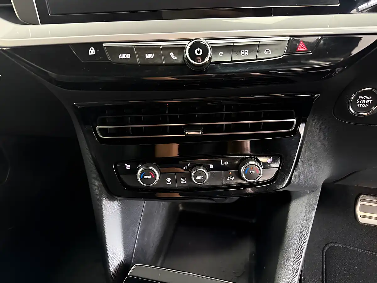 Used 2022 Vauxhall Mokka Electric Ultimate Green - Interior and Exterior details 19