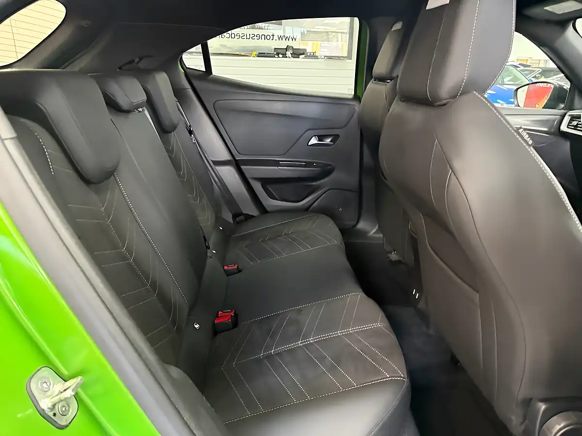 Used 2022 Vauxhall Mokka Electric Ultimate Green - Interior and Exterior details 5