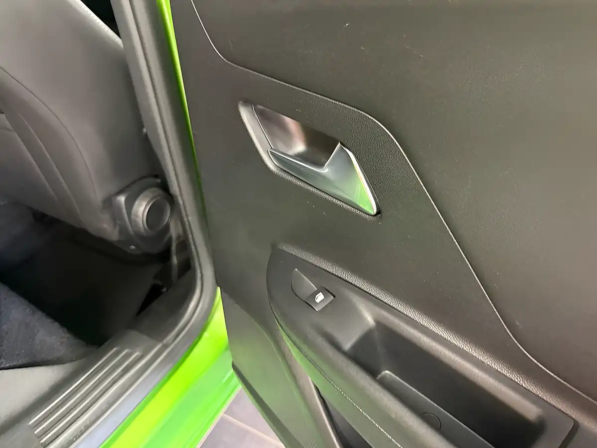 Used 2022 Vauxhall Mokka Electric Ultimate Green - Interior and Exterior details 6