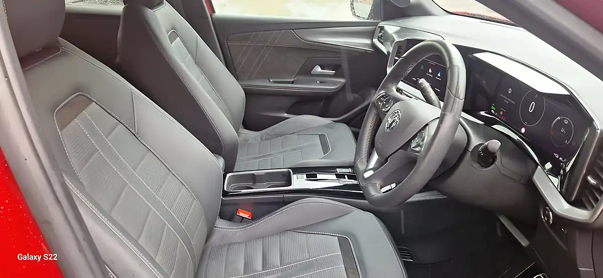 Used 2022 Vauxhall Mokka Electric Ultimate Red - Interior and Exterior details 20