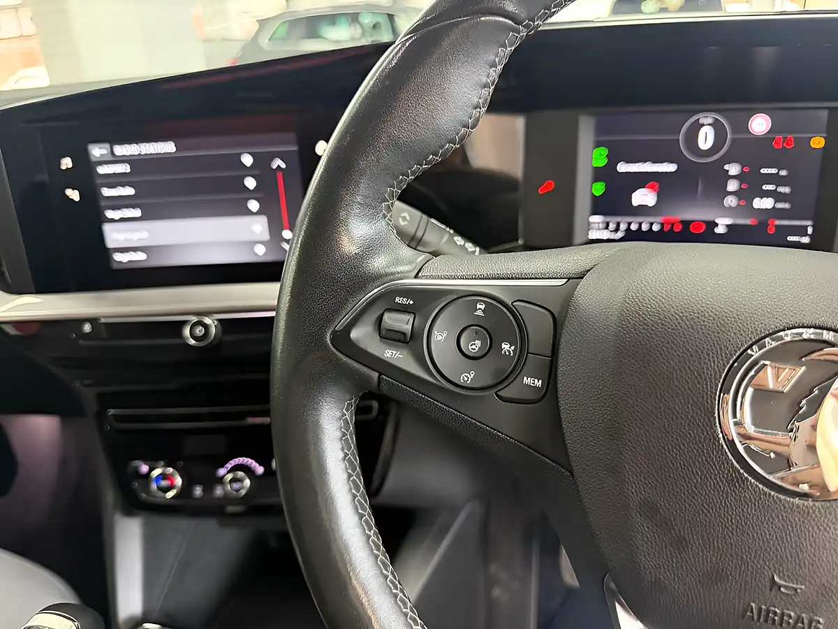 Used 2022 Vauxhall Mokka Elite Edition White - Interior and Exterior details 16