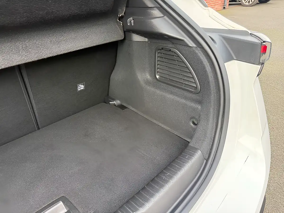 Used 2022 Vauxhall Mokka Elite Edition White - Interior and Exterior details 11