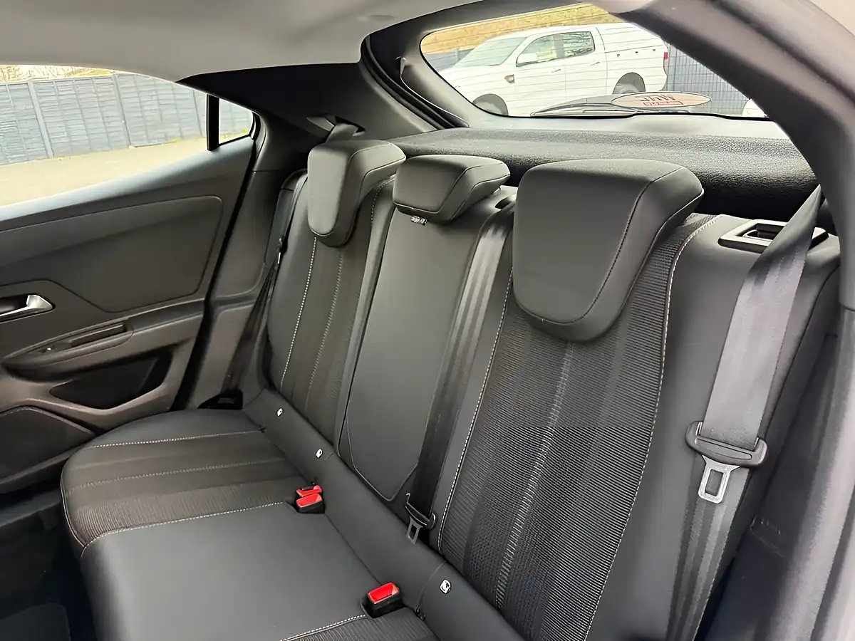 Used 2022 Vauxhall Mokka Elite Edition White - Interior and Exterior details 13