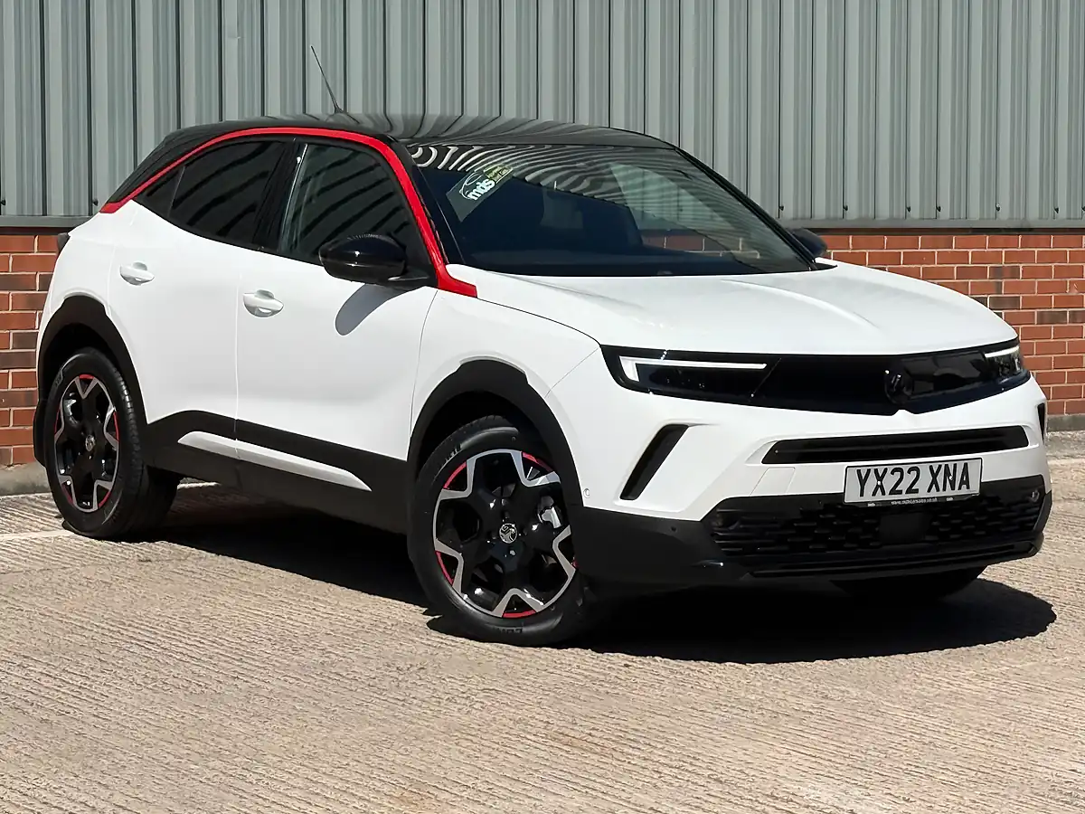 Used 2022 Vauxhall Mokka Sri Premium White - Front View