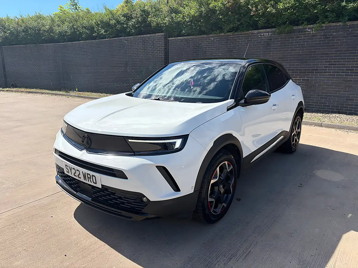 Used 2022 Vauxhall Mokka Sri Premium White - Front View