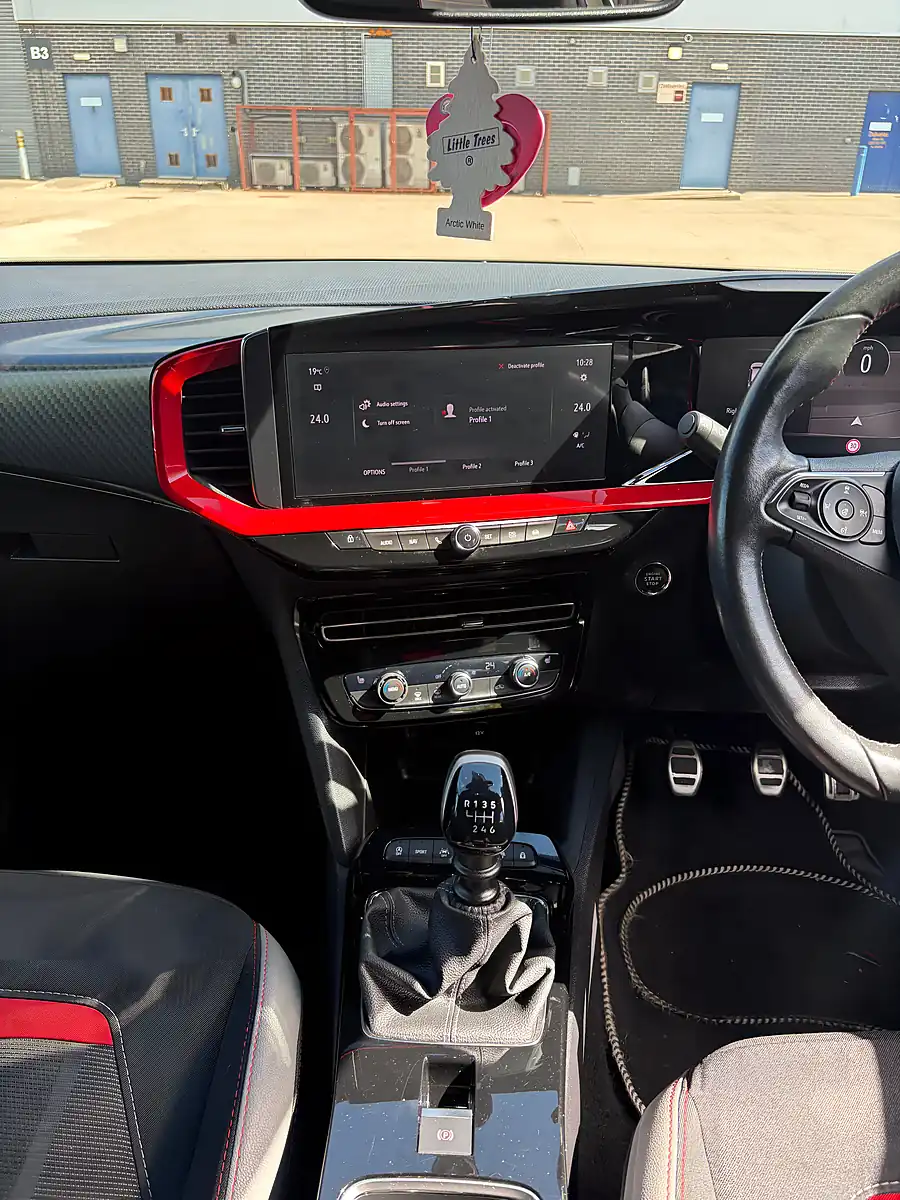 Used 2022 Vauxhall Mokka Sri Premium White - Interior and Exterior details 13