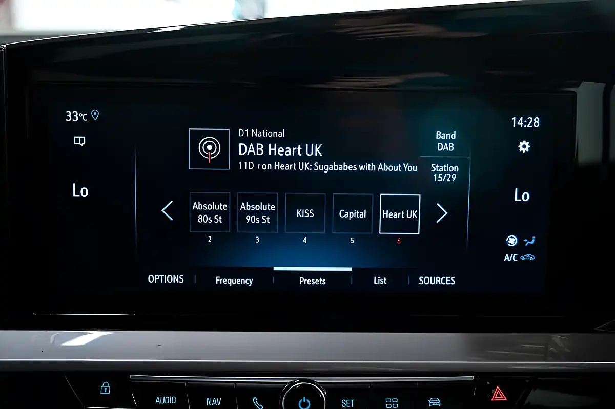 Used 2022 Vauxhall Mokka Ultimate Cosmic Red - Interior and Exterior details 8