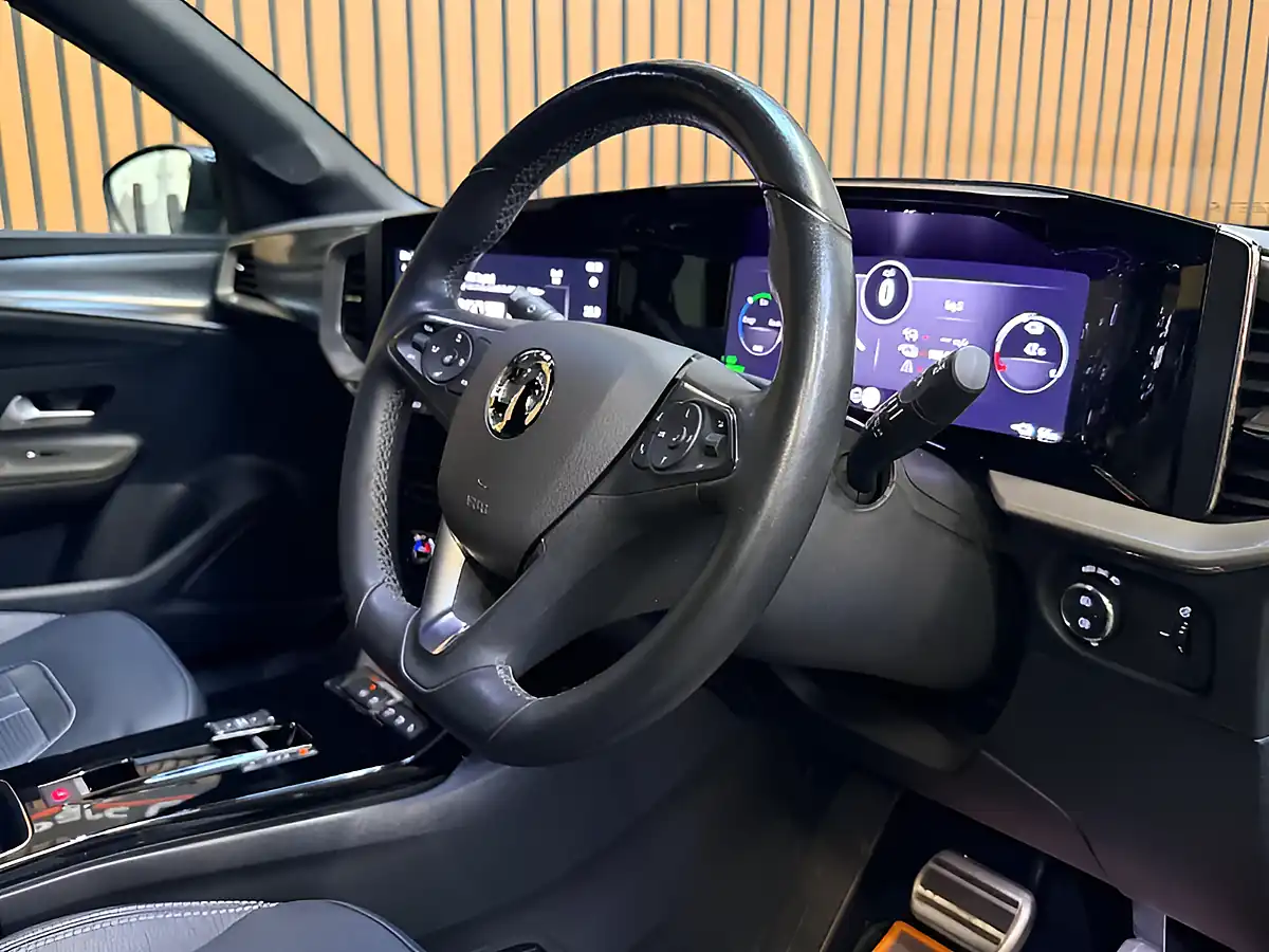 Used 2022 Vauxhall Mokka Ultimate Mamba Green - Interior and Exterior details 10