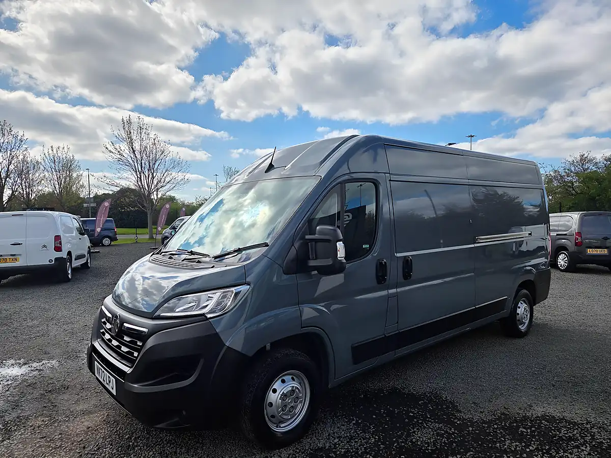 Used 2022 Vauxhall Movano 3500 Biturbo Edition L3 H2 Grey - Interior and Exterior details 6