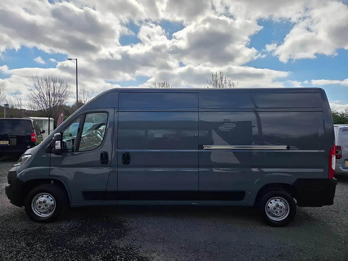 Used 2022 Vauxhall Movano 3500 Biturbo Edition L3 H2 Grey - Interior and Exterior details 8
