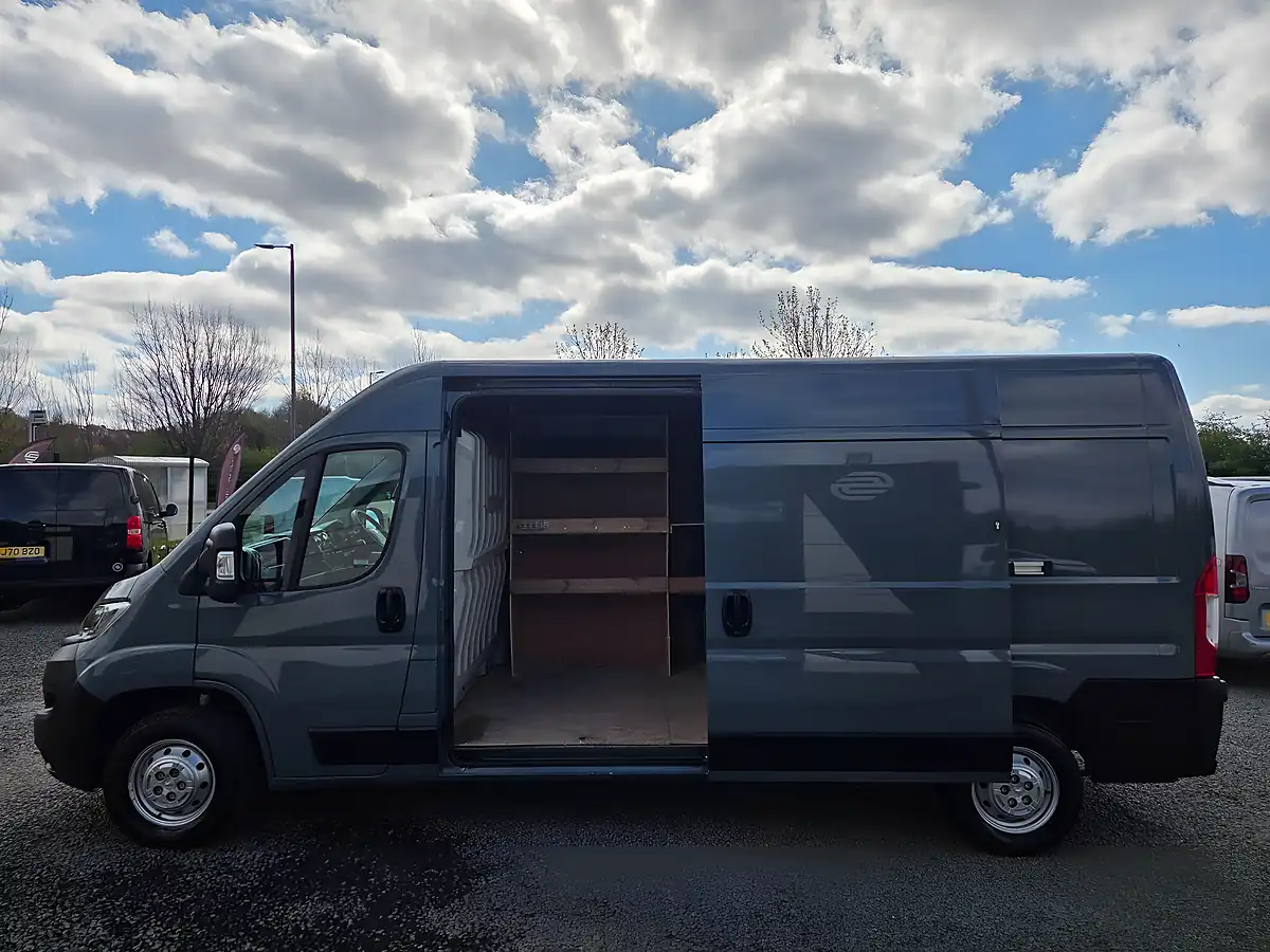 Used 2022 Vauxhall Movano 3500 Biturbo Edition L3 H2 Grey - Interior and Exterior details 9