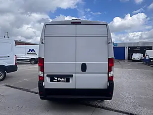 Used 2022 Vauxhall Movano Dynamic Kaolin White (brilliant) - Interior and Exterior details 4