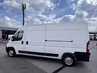 Used 2022 Vauxhall Movano Dynamic Kaolin White (brilliant) - Interior and Exterior details 6