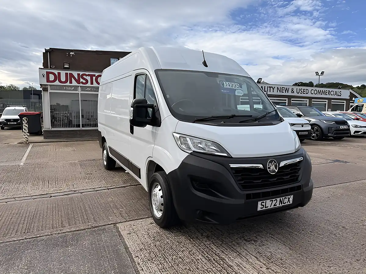 Used 2022 Vauxhall Movano Dynamic L2 H2 Mwb Medium Roof White - Front View