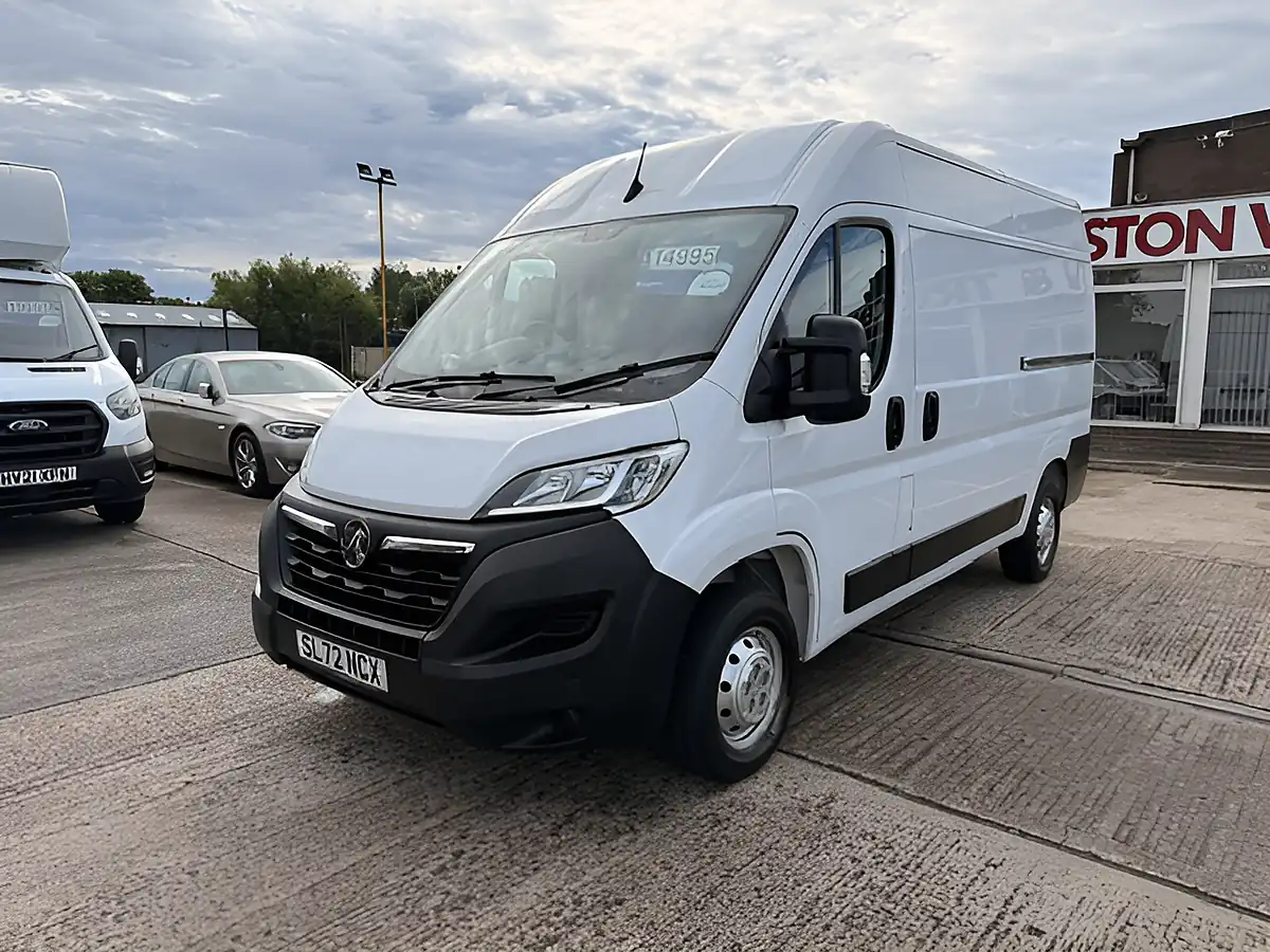 Used 2022 Vauxhall Movano Dynamic L2 H2 Mwb Medium Roof White - Interior and Exterior details 10