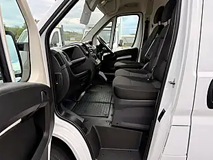 Used 2022 Vauxhall Movano Dynamic L2 H2 Mwb Medium Roof White - Interior and Exterior details 13
