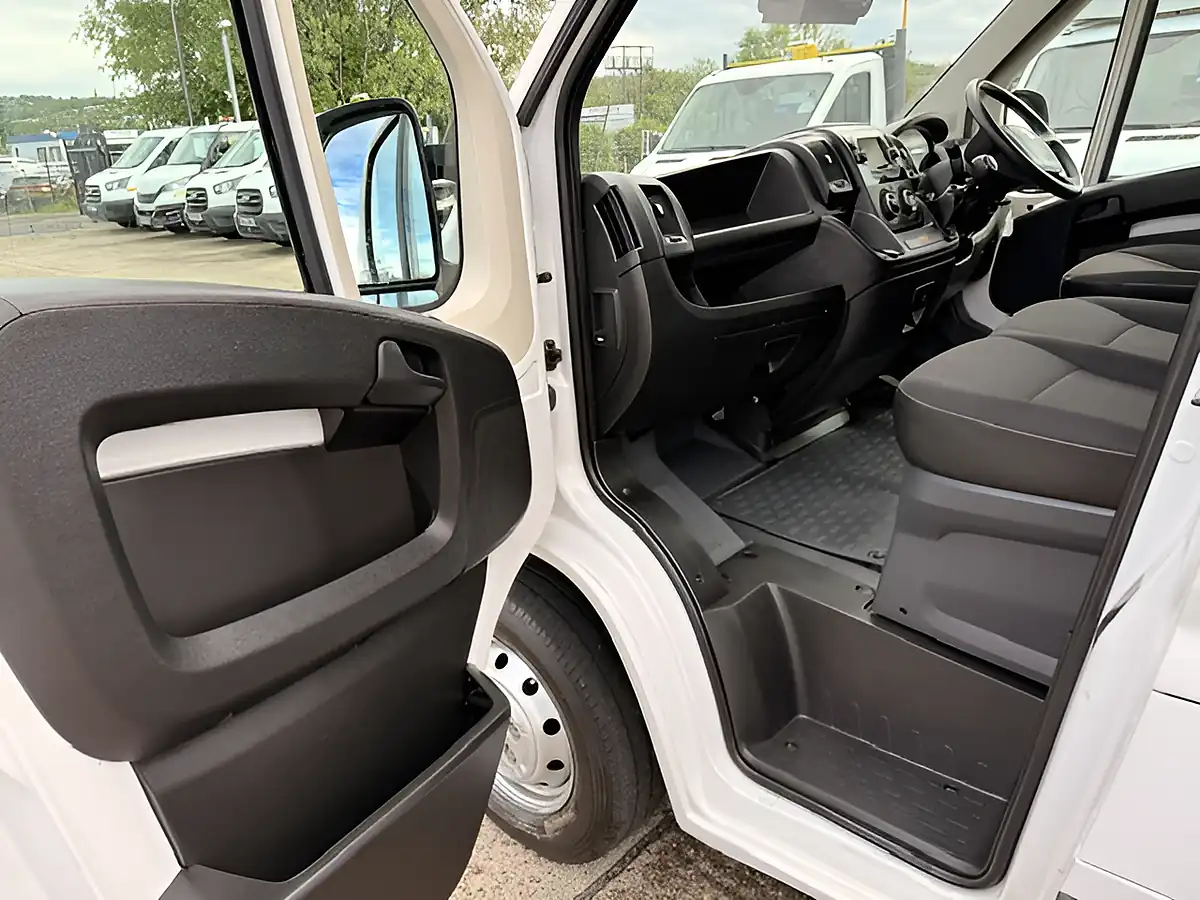 Used 2022 Vauxhall Movano Dynamic L2 H2 Mwb Medium Roof White - Interior and Exterior details 14