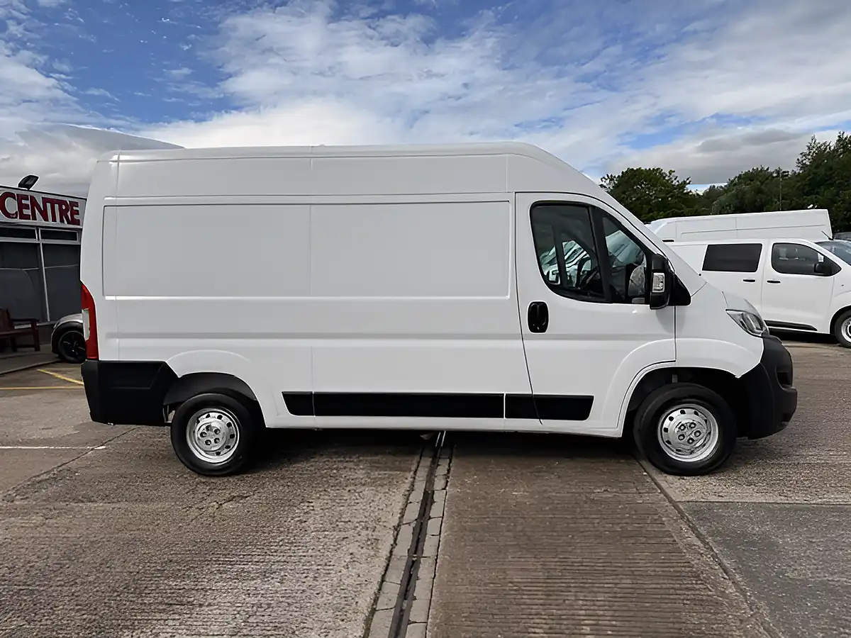 Used 2022 Vauxhall Movano Dynamic L2 H2 Mwb Medium Roof White - Interior and Exterior details 2