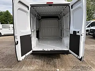 Used 2022 Vauxhall Movano Dynamic L2 H2 Mwb Medium Roof White - Interior and Exterior details 5