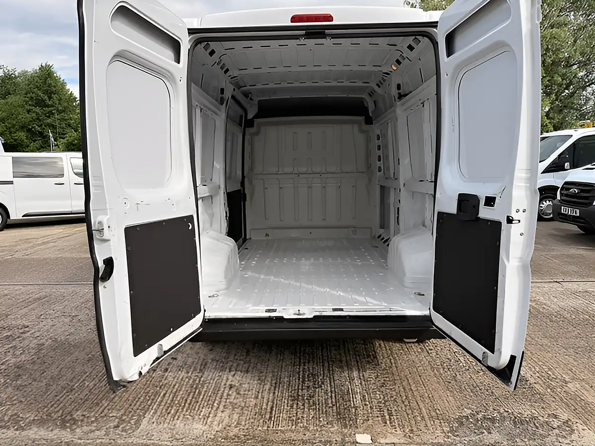 Used 2022 Vauxhall Movano Dynamic L2 H2 Mwb Medium Roof White - Interior and Exterior details 5