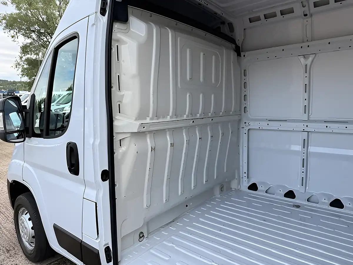 Used 2022 Vauxhall Movano Dynamic L2 H2 Mwb Medium Roof White - Interior and Exterior details 9