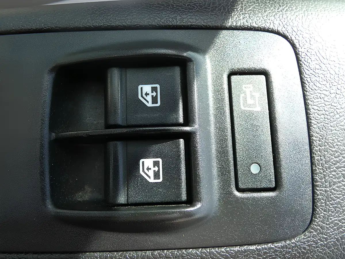 Used 2022 Vauxhall Movano Dynamic L2H2 Mwb Glass Carrier White - Interior and Exterior details 16