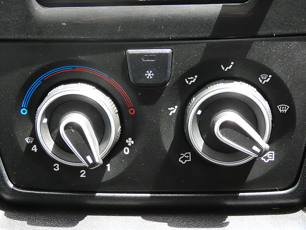 Used 2022 Vauxhall Movano Dynamic L2H2 Mwb Glass Carrier White - Interior and Exterior details 17