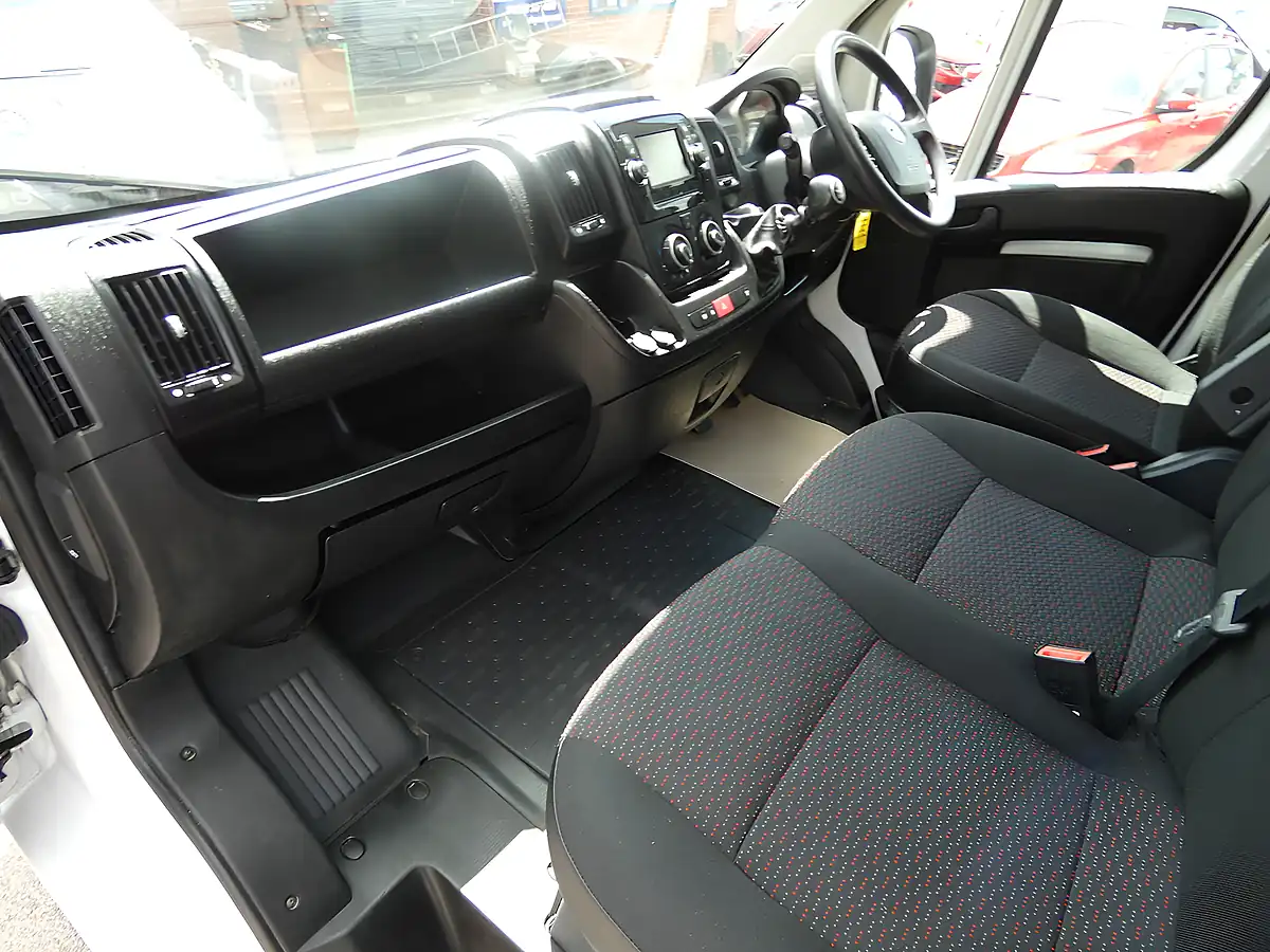 Used 2022 Vauxhall Movano Dynamic L2H2 Mwb Glass Carrier White - Interior and Exterior details 18