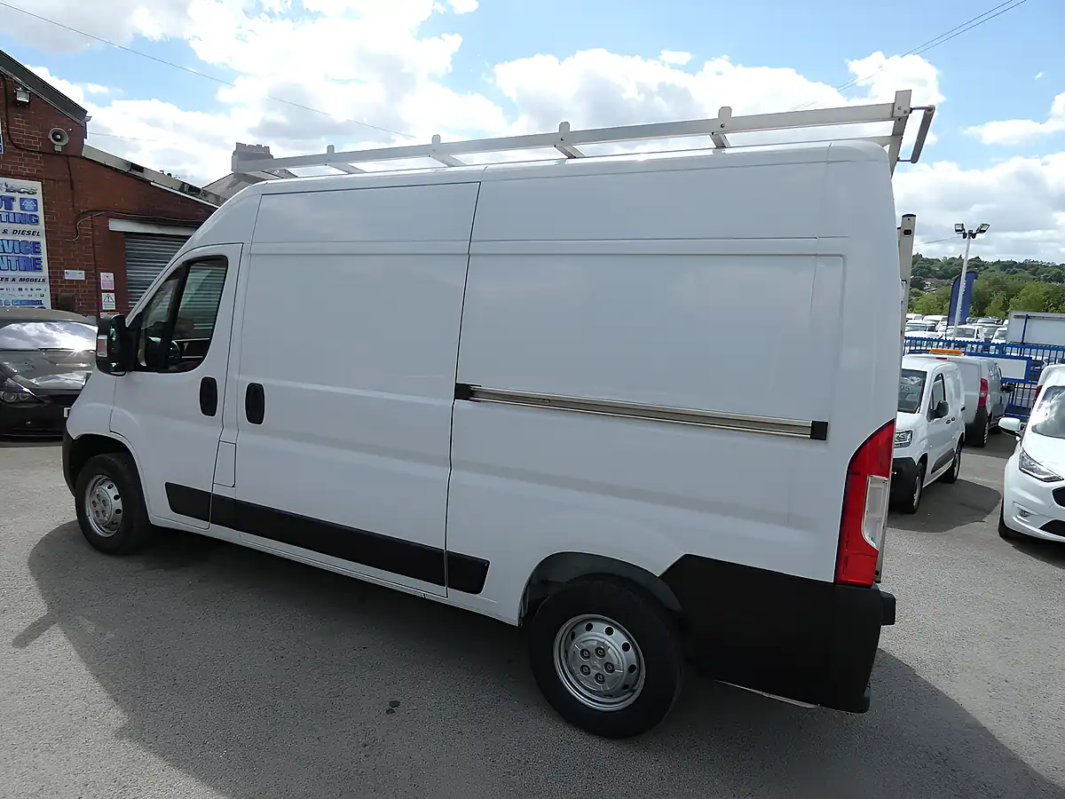Used 2022 Vauxhall Movano Dynamic L2H2 Mwb Glass Carrier White - Interior and Exterior details 5