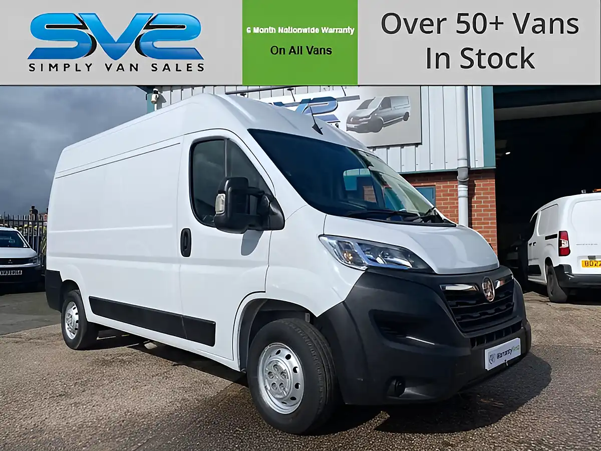 Used 2022 Vauxhall Movano Dynamic White - Front View