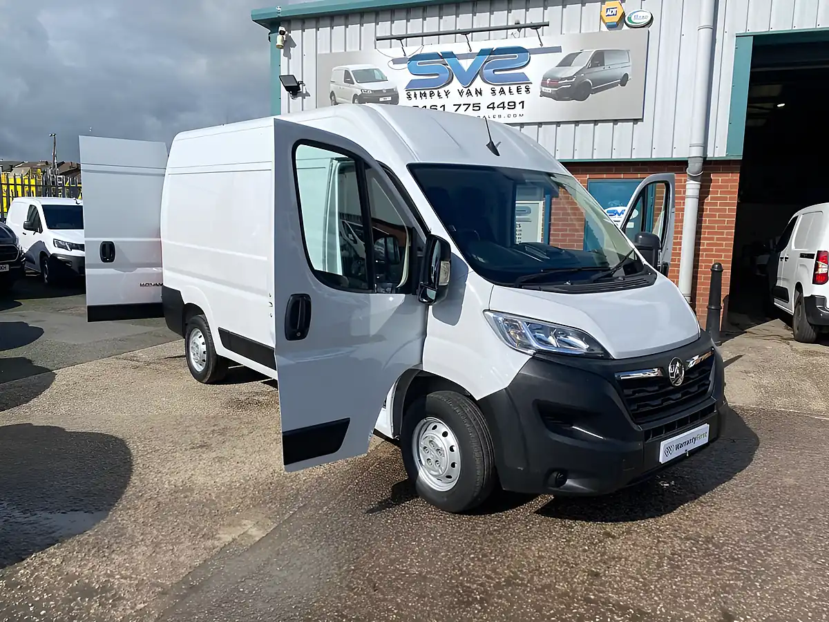 Used 2022 Vauxhall Movano Dynamic White - Interior and Exterior details 11